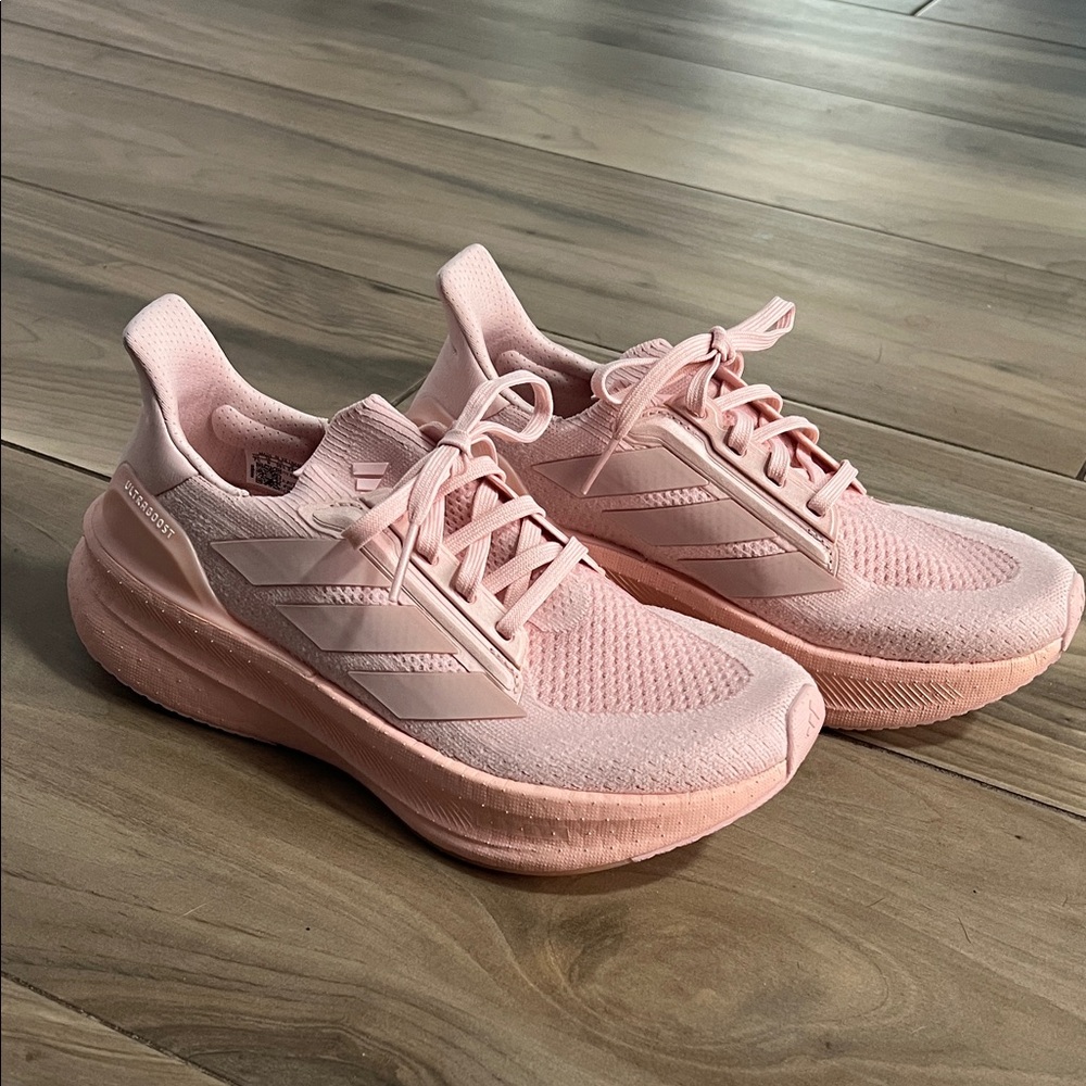 Adidas Women's Ultraboost 5x size 7.5